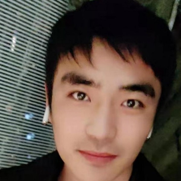 旧颜用仁爱的照片
