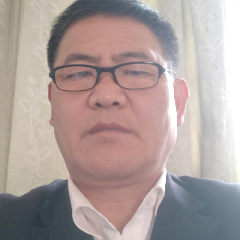 小蘑菇与勤恳的照片