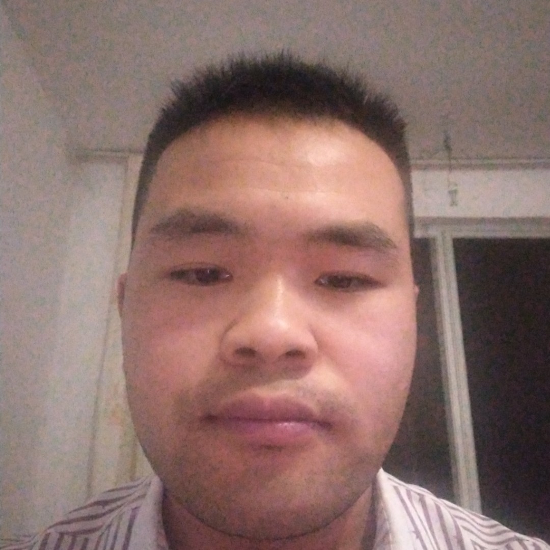 单纯回眸巨人的照片