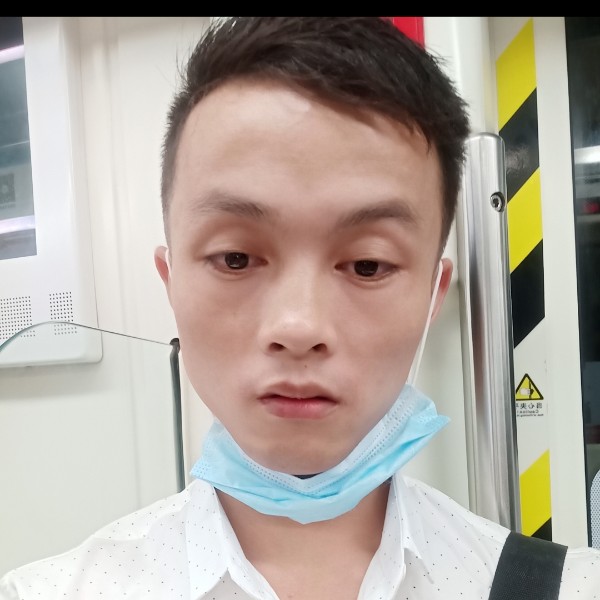 初雨那默默的照片