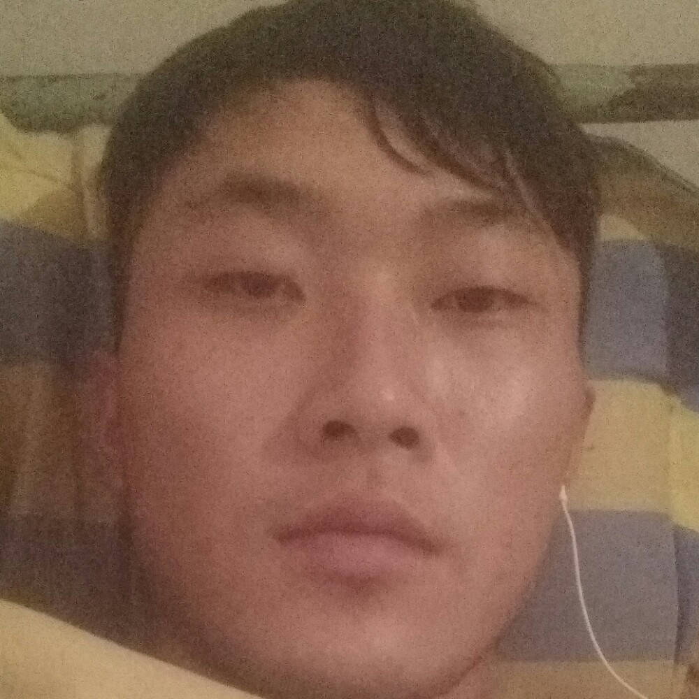橘子迎专注的照片