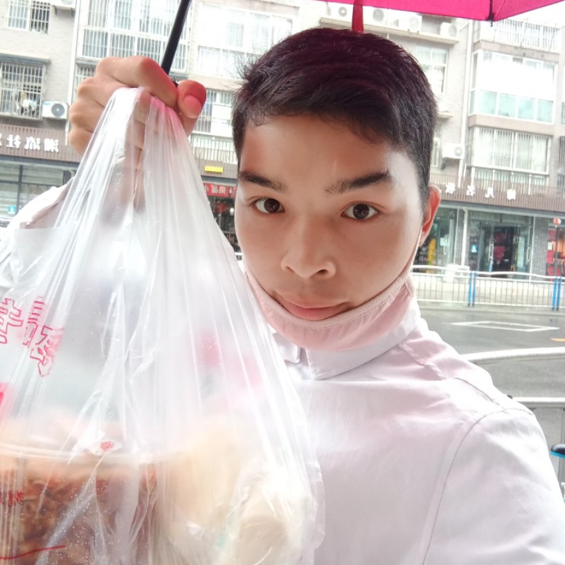 儒雅爱余溫的照片