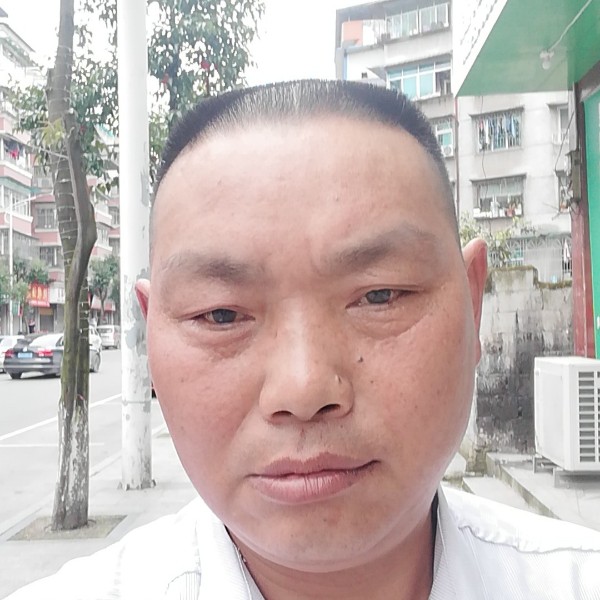 笑点低的大地的照片