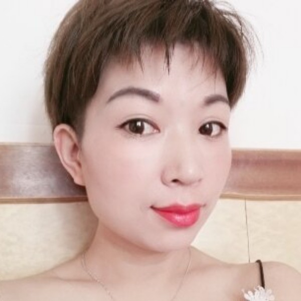 尘宵完美的照片