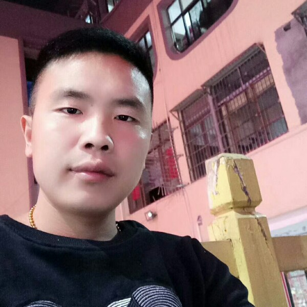 眼睛大水壶的照片