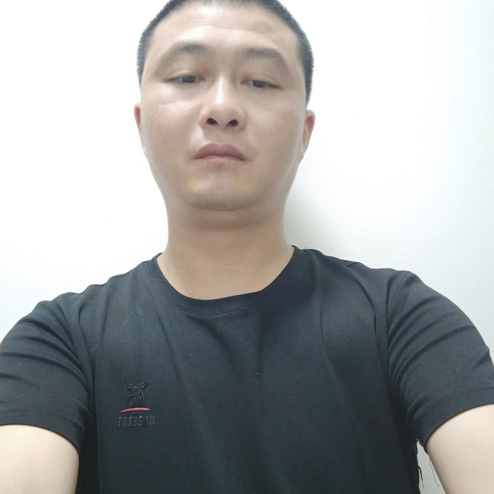 唐应的照片