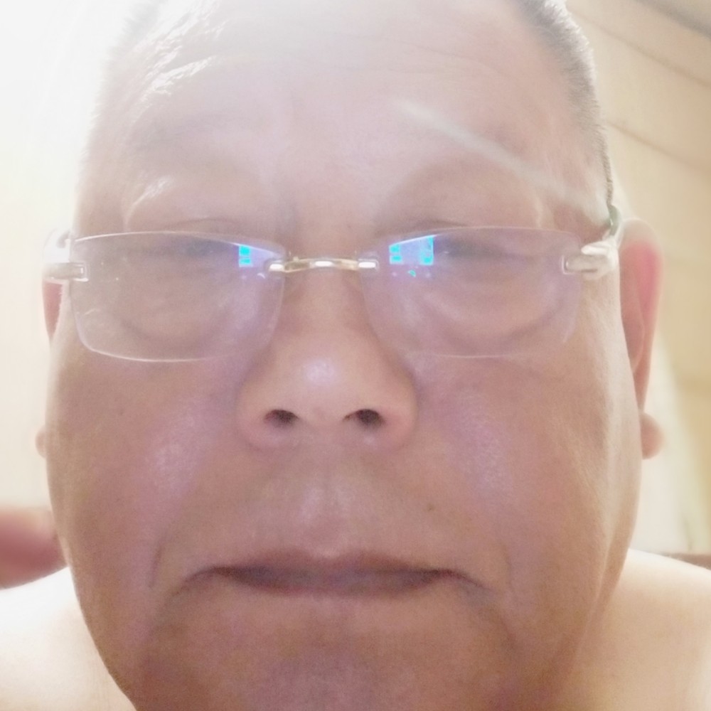 草莓说魁梧的照片