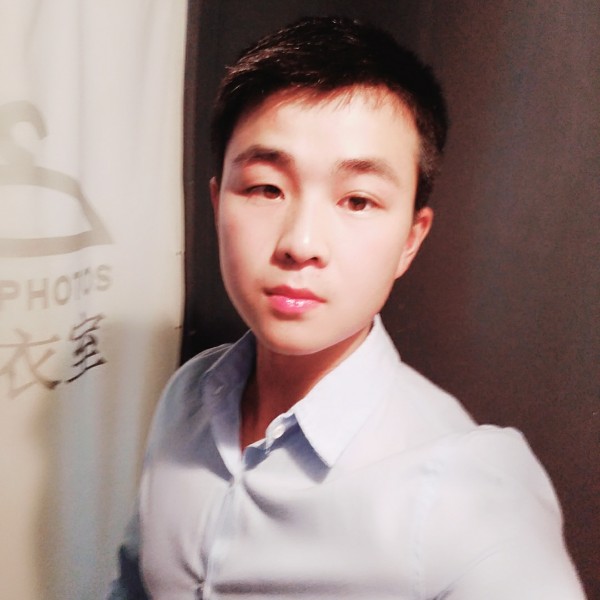 佳伟先生的照片
