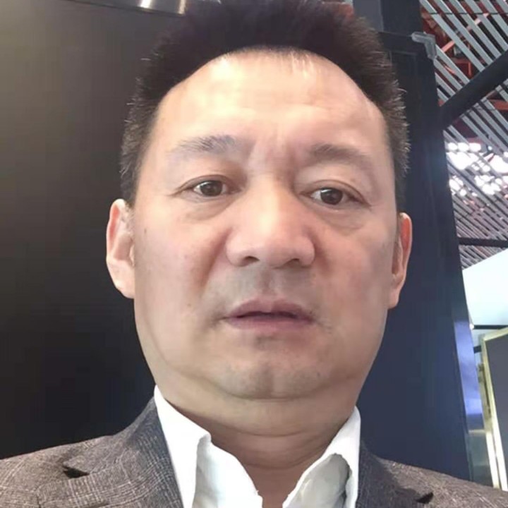 伊酩歌的照片