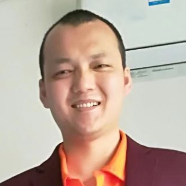 无心的微笑的照片