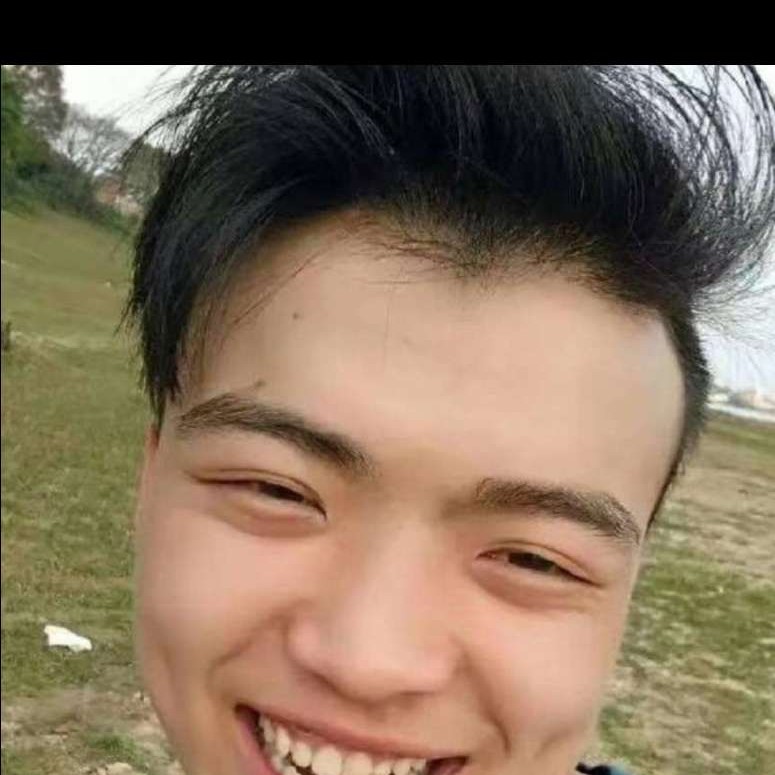 酷酷拿小懒猪的照片