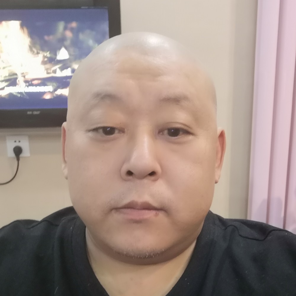板凳淡然的照片
