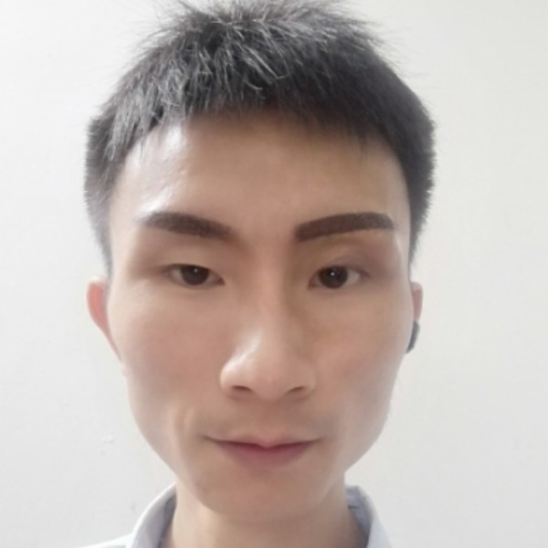 生动深拥萝莉的照片