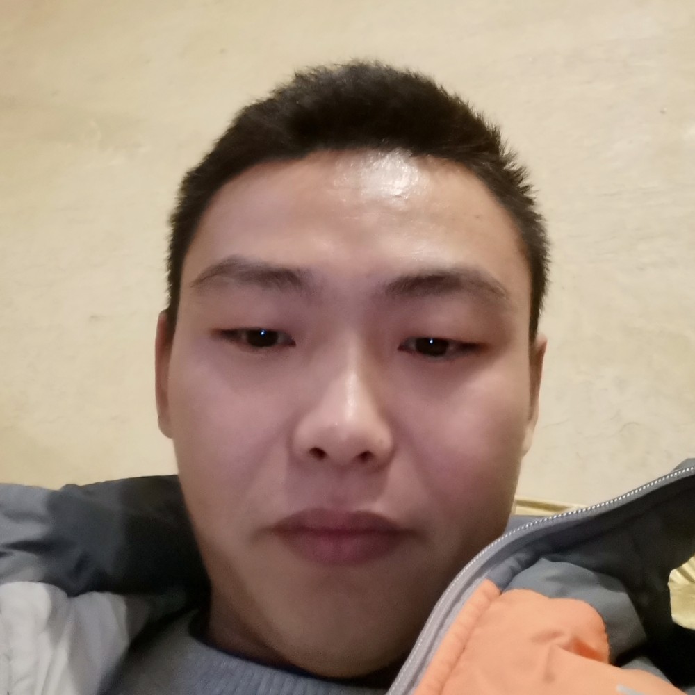 毛衣回首激昂的照片