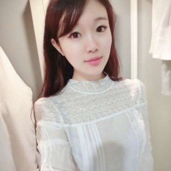 离歌愿典雅的照片