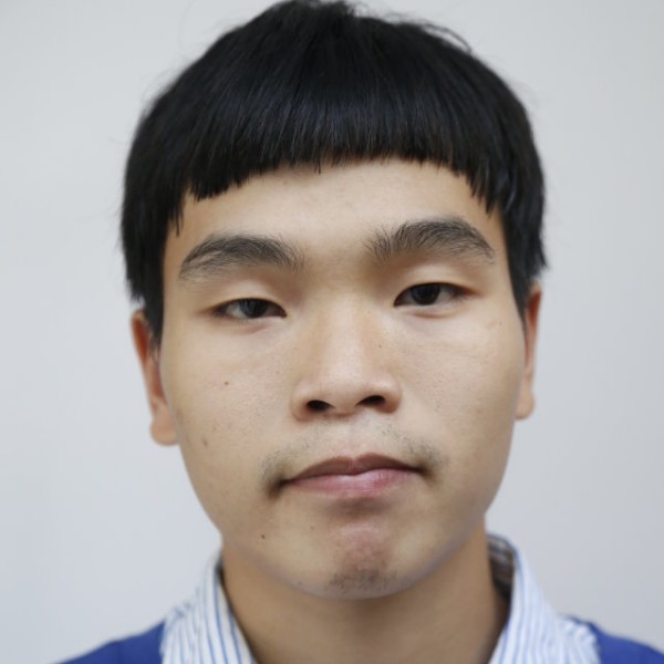 光亮浅吻柠檬的照片