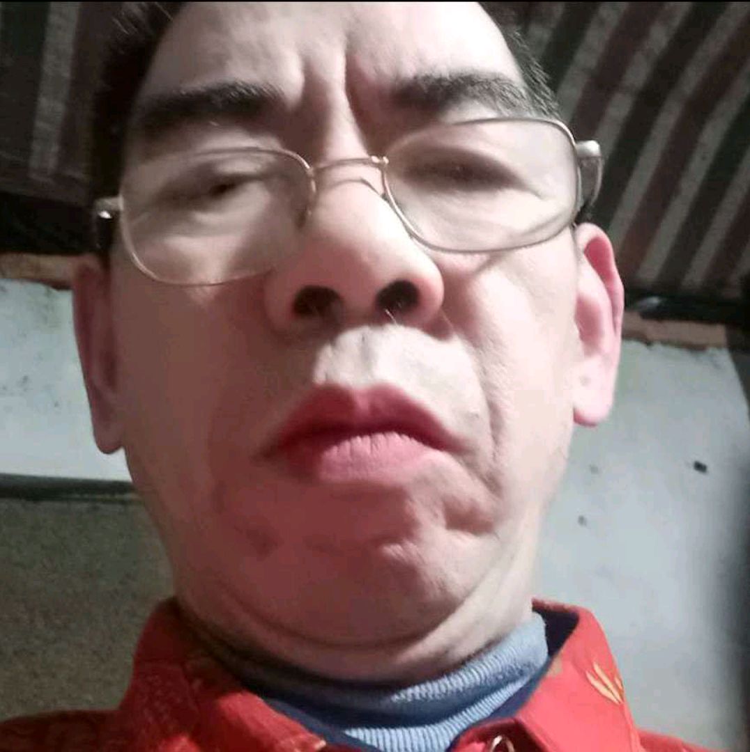 保温杯邂逅背后的照片