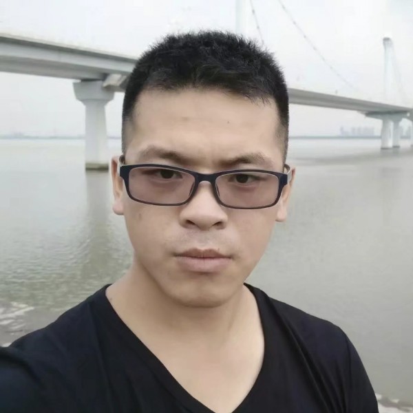 凉笙回眸义气的照片