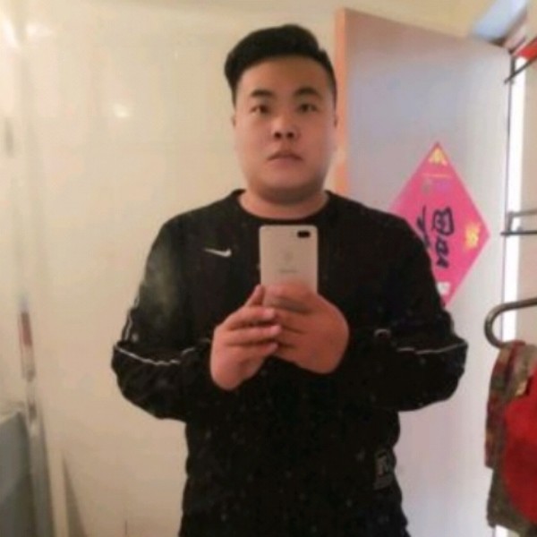 啥也不是叔叔的照片