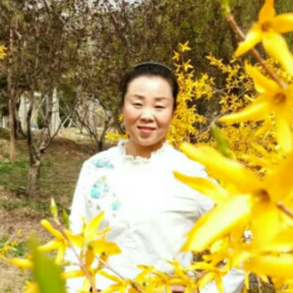 蓝天白云阳光的我的照片
