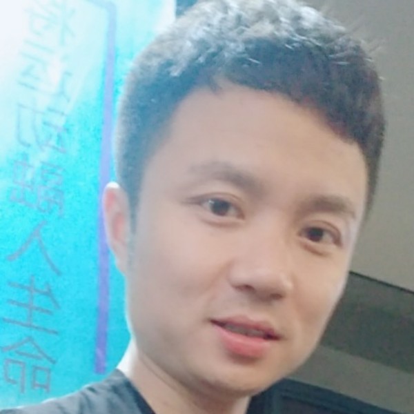 魔镜怕孤单的照片