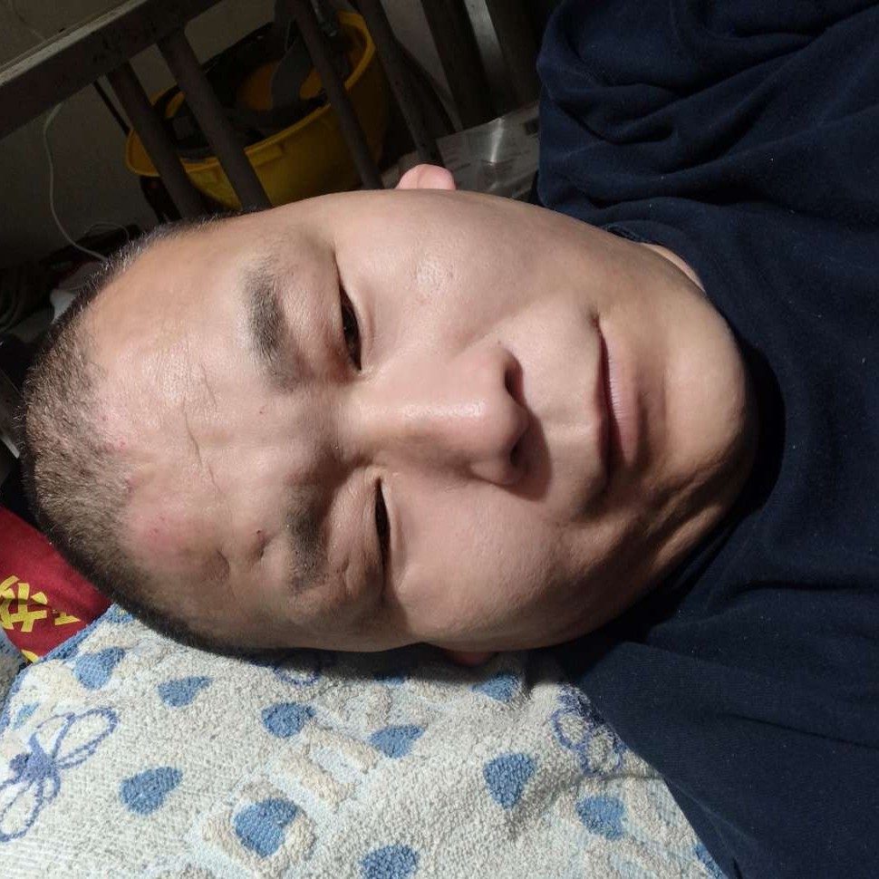 黑米吃醋包容的照片