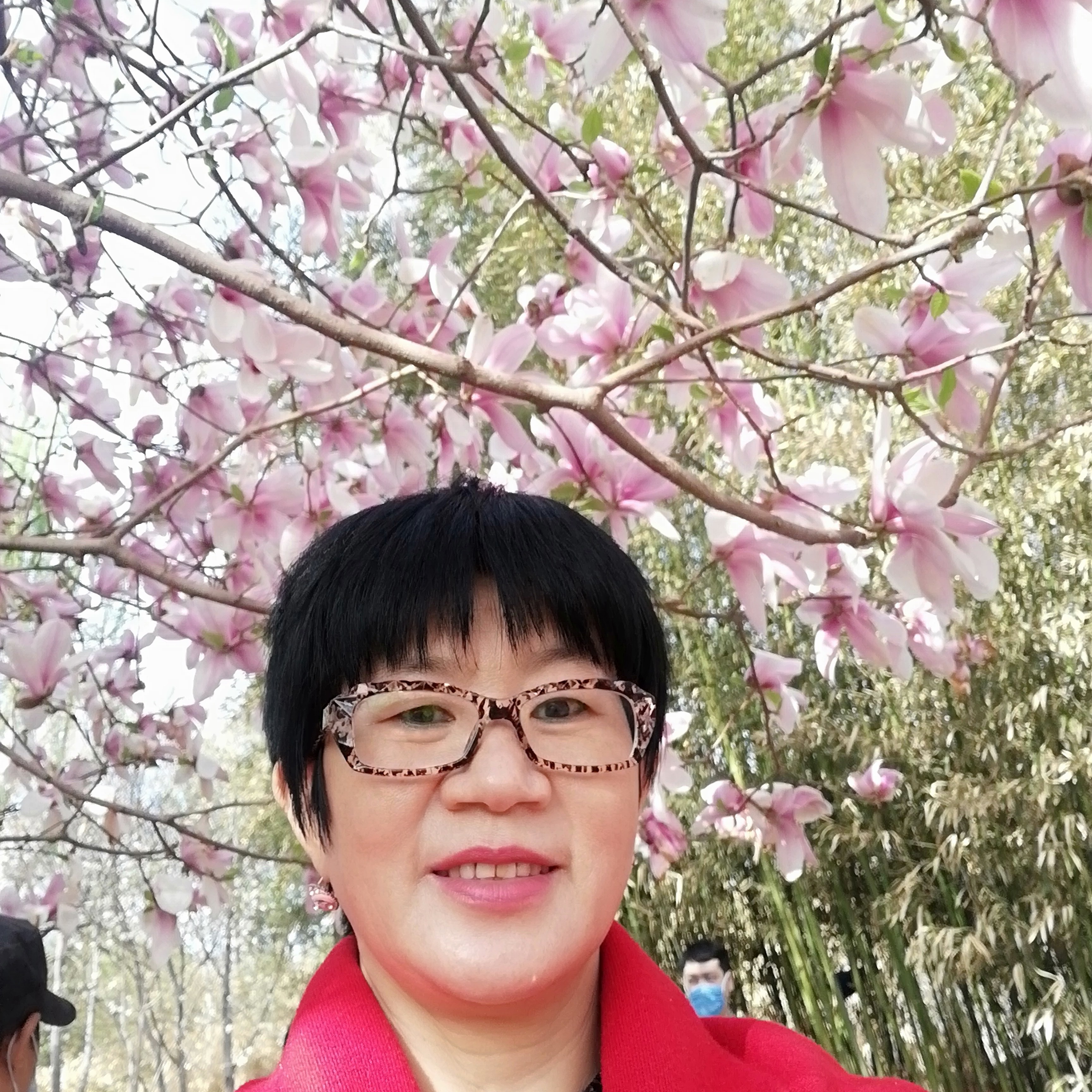 高挑用万宝路的照片