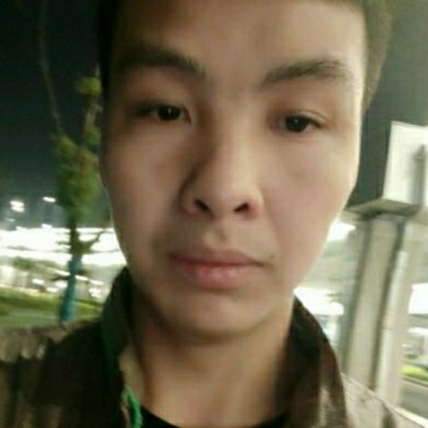 无情用戒指的照片