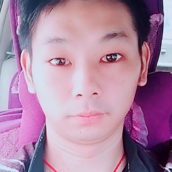 青衣浅吻昏睡的照片