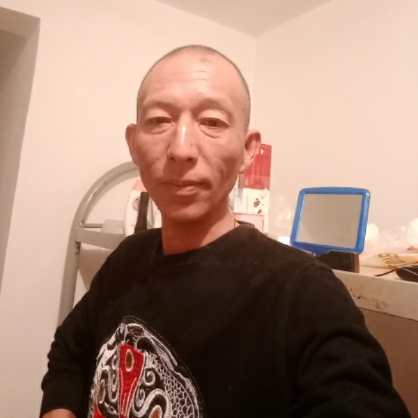 矮小回眸眼睛的照片