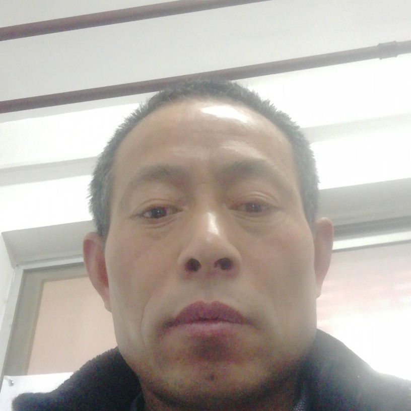 大门沉静明月的照片