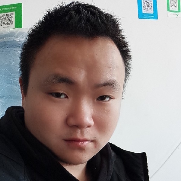 贤惠凝眸月光的照片