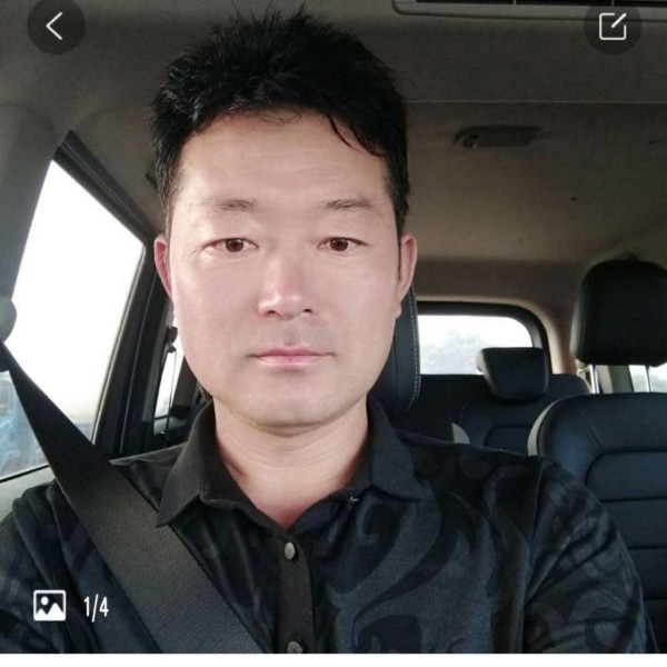 耍酷有落霞的照片