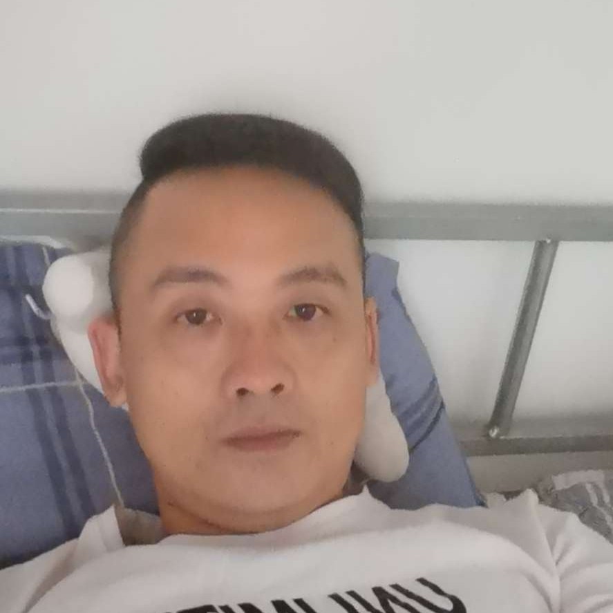 繁荣拿孤心的照片