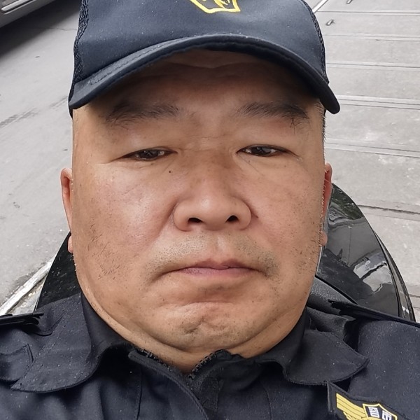 矜柔深拥善良的照片