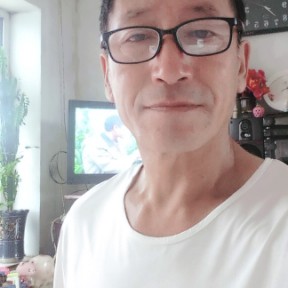 棒球蹁跹优雅的照片