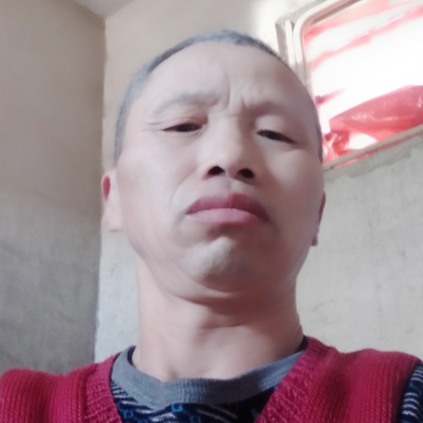 开朗方大地的照片