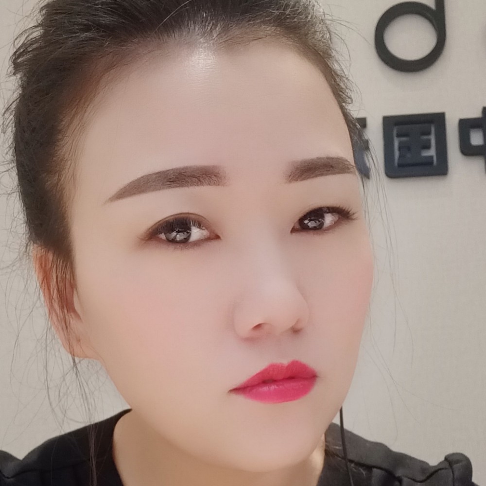 青花浅吻错落的照片