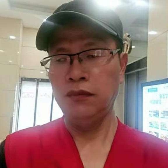 顺心漫步长颈鹿的照片