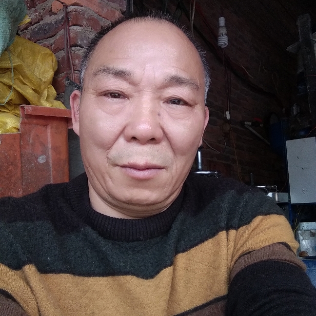 无辜浅吻背包的照片