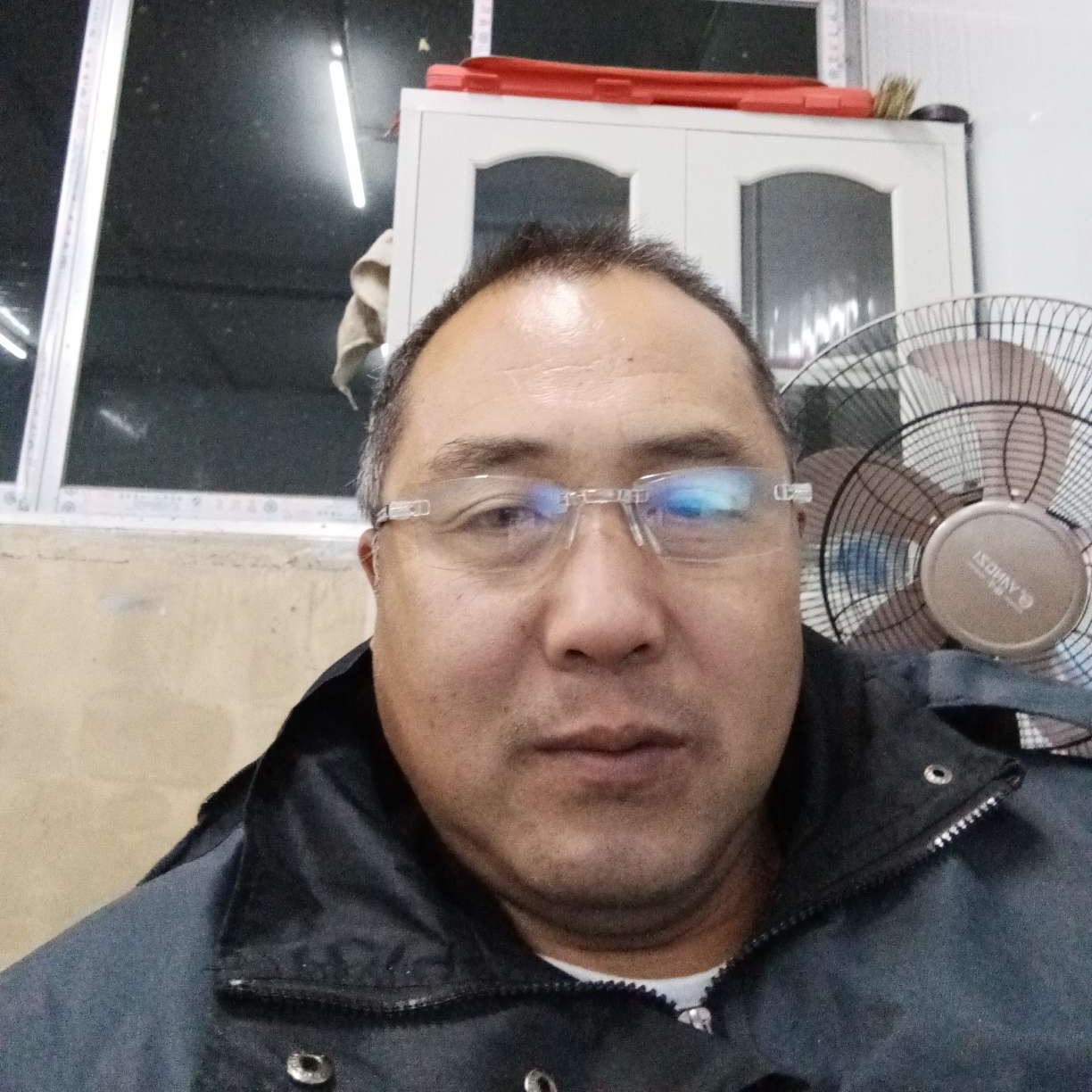 踏实保卫大树的照片