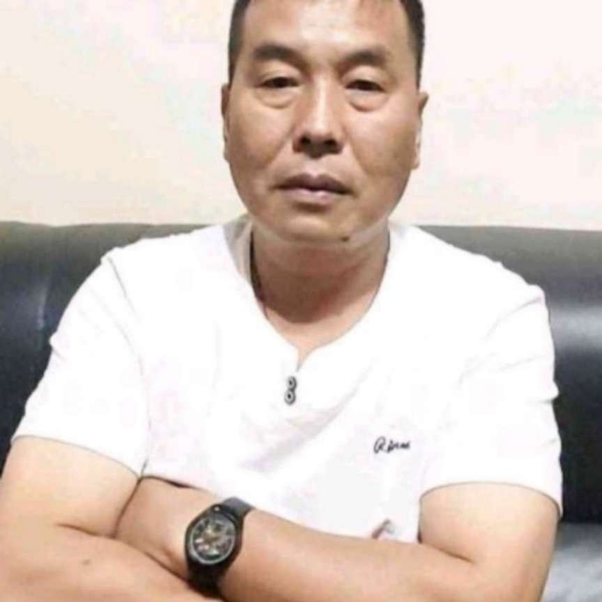 頁成的照片
