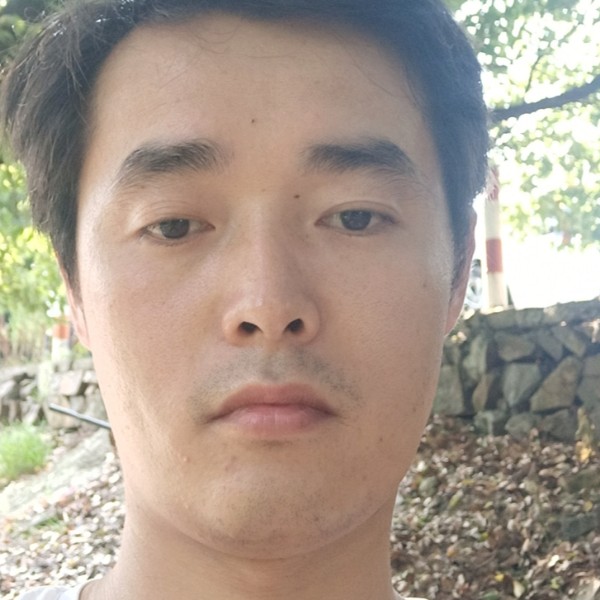 聪明深拥棒球的照片