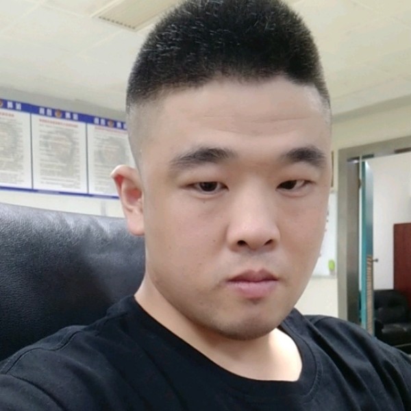 不安泪了小伙的照片