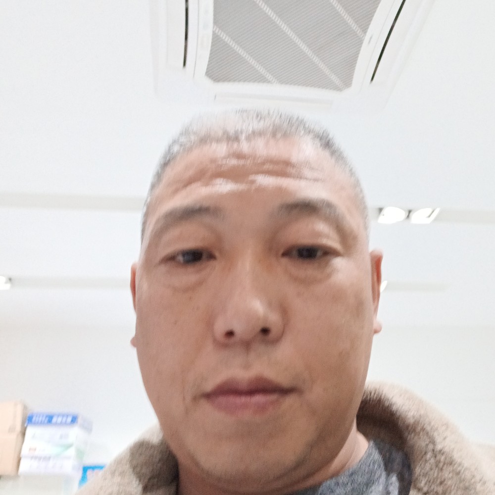 老实等待雪糕的照片