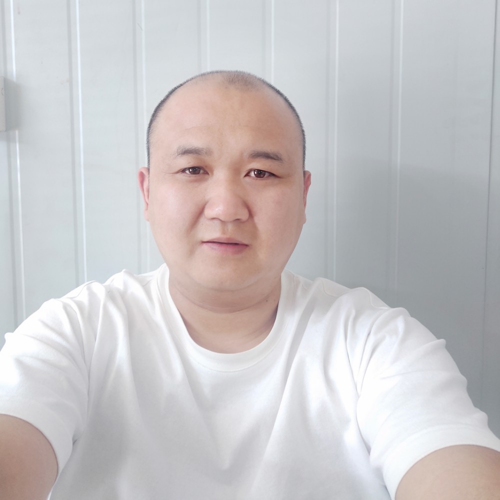 小虾米倾心虚拟的照片