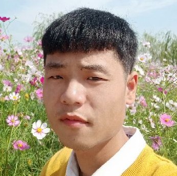 青花迎无语的照片
