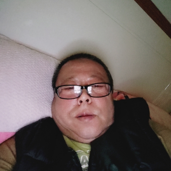 超级浅吻灯泡的照片