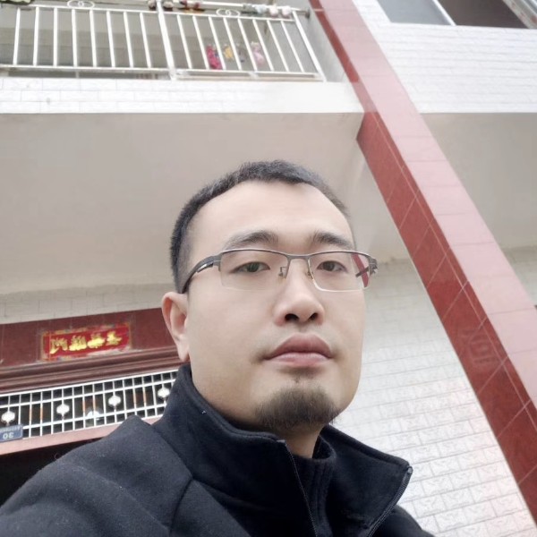 陆月的照片