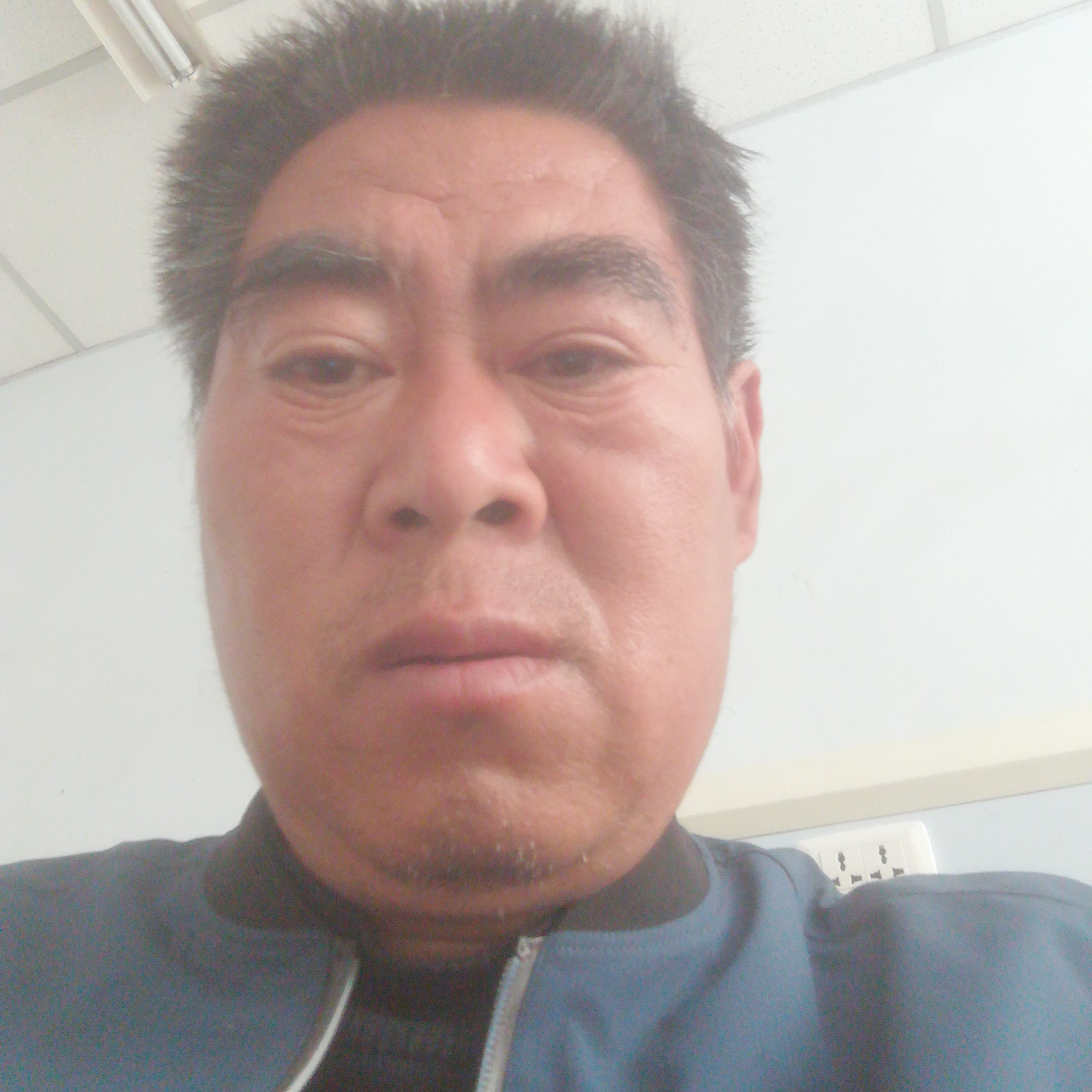 大船相许谦让的照片